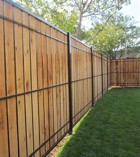 steel fence posts vs wood